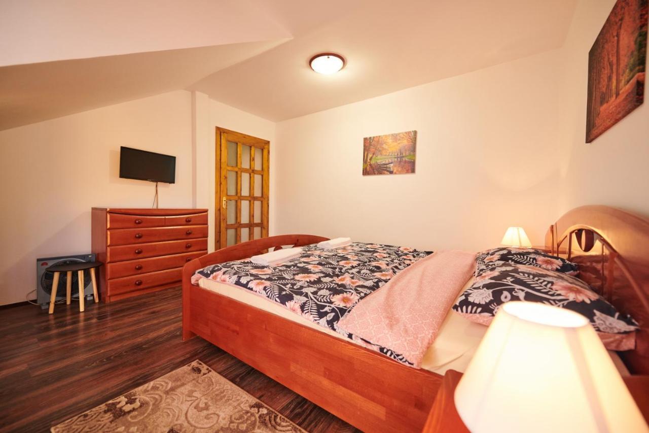 Vila Tara Hategului Extérieur photo